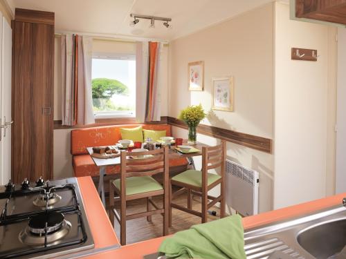 Camping Les Champs Blancs - MOBILE HOME STANDARD - Photo 2