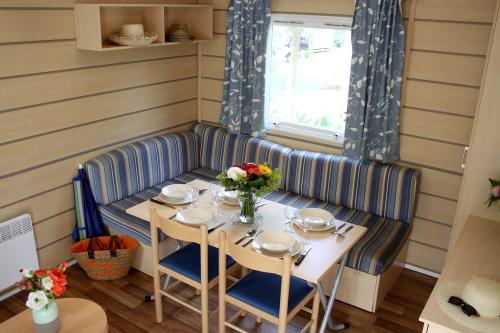Camping Les Champs Blancs - Mobile home STANDARD - Photo 4