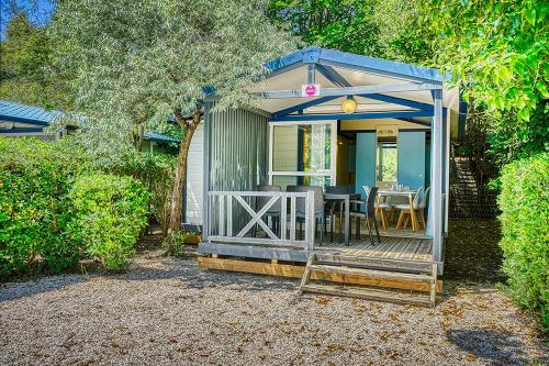 Camping Les Champs Blancs - CHALET air-conditioning - Photo 1