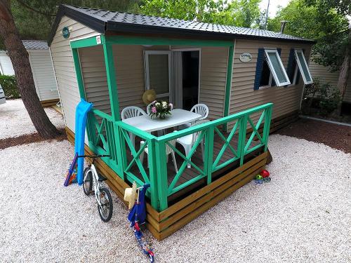Camping Les Champs Blancs - Mobile home with air conditioning - Photo 1