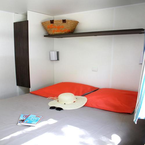 Camping Les Champs Blancs - Mobile home with air conditioning - Photo 6