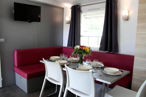 Camping Les Champs Blancs - Mobile home CONFORT (AIR-CONDITIONING + tv) - Photo 5