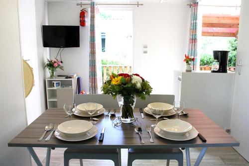 Camping Les Champs Blancs - Mobile home LUXE (AIR-CONDITIONING + tv + Dishwasher) - Photo 3