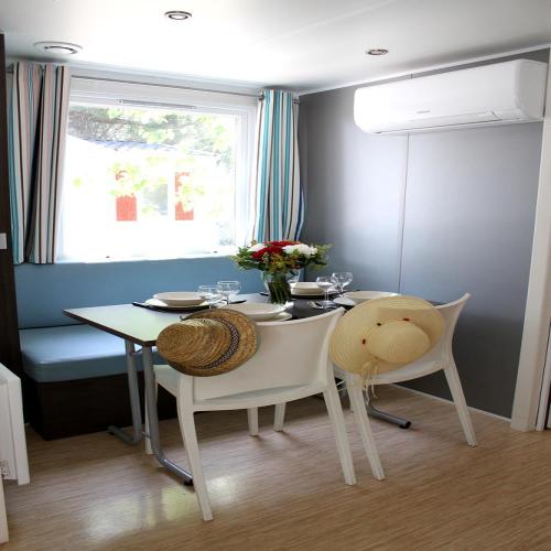 Camping Les Champs Blancs - Mobile home CONFORT (AIR-CONDITIONING + tv) - Photo 5