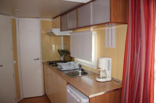 Camping Les Chênes - MOBILE HOME Roller Évasion+ 3x8m - Photo 3