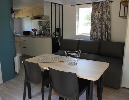 Camping Les Chênes - MOBILE HOME Savanah air-conditioning 2 bedrooms 4 x 8.20m - Photo 2