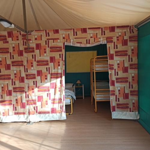Camping Bagatelle - Bungalow maxi 5 people (WITHOUT WATER OR SANITARY) - Photo 4