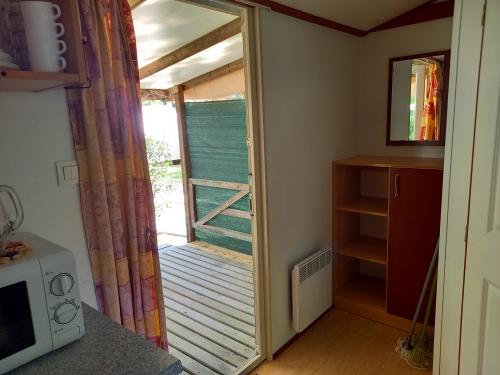 Camping Bagatelle - Mobilhome maxi 4 people (WITHOUT WATER OR SANITARY) - Photo 2