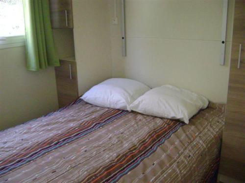 Camping Du Vieux Château - Large Chalet 32m² / 3 bedrooms - sheltered terrace - Photo 5