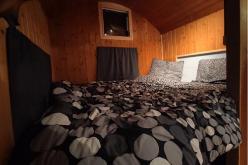 Camping Du Vieux Château - Le TRUCK - Photo 4