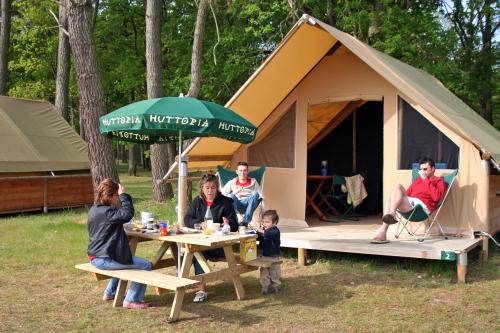 Village Huttopia Lac de Rillé - Canadian tent - Photo 1