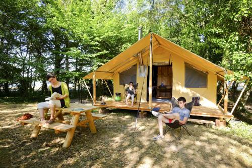 Village Huttopia Lac de Rillé - Trappeur tent - Photo 1