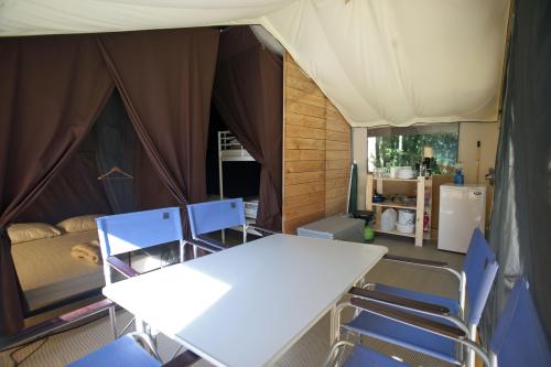 Huttopia Royat - Sweet Wood & Canvas tent + - Photo 3