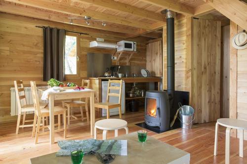 Huttopia Versailles - Wood Cabin - Photo 2