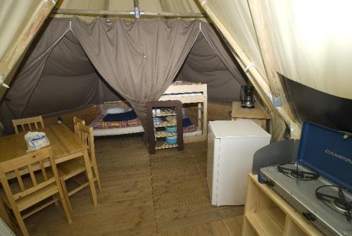 Base de Loisirs - Camping du Lac Cormoranche - Teepee tent rental per night - Photo 9