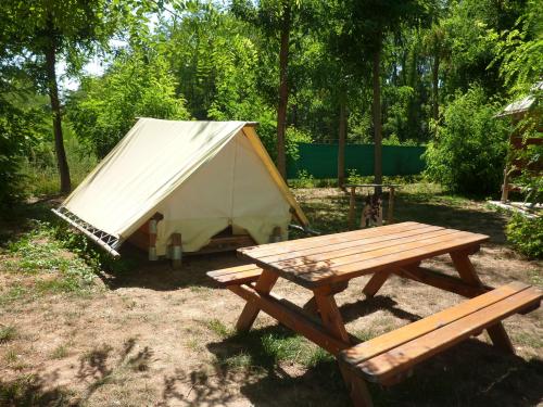 Base de Loisirs Cormoranche - Bivouac tent - Photo 2