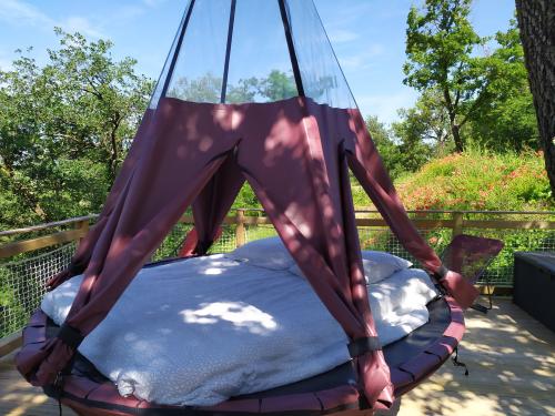 Camping du Domaine de Senaud - Suspended tent - Photo 6