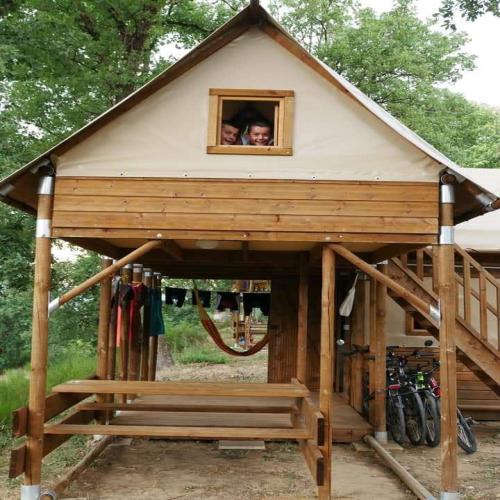 Camping du Domaine de Senaud - Family perched hut - Photo 10