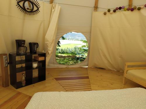 Camping du Domaine de Senaud - Indian teepee - Photo 4