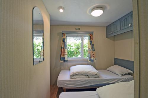 PARCO DELLE PISCINE - Mobilhome A 1 bathroom - Photo 3