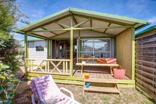 Camping Sandaya Les Tamaris - Chalet (3 bedrooms)** - Photo 1