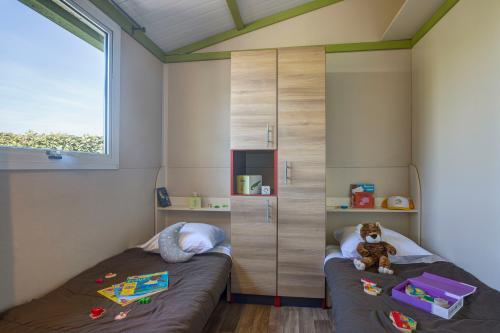 Camping Sandaya Les Tamaris - Chalet (3 bedrooms)** - Photo 4