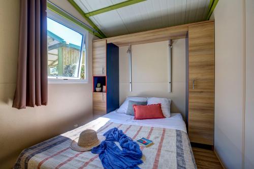 Camping Sandaya Les Tamaris - Chalet (3 bedrooms)** - Photo 6