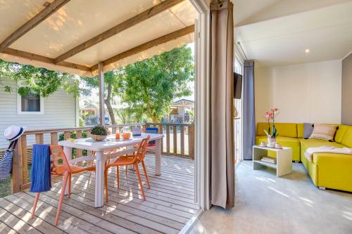 Camping Sandaya Les Tamaris - Cottage (2 bedrooms) air-conditioning*** - Photo 9