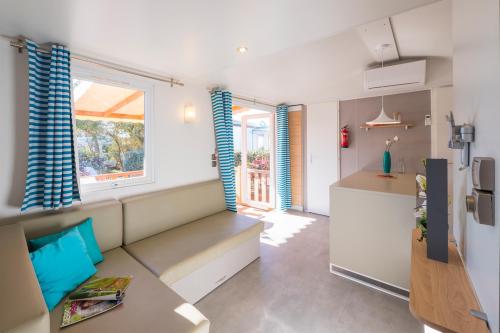 Camping Sandaya Les Tamaris - Cottage 3 bedrooms air-conditioning*** - Photo 2