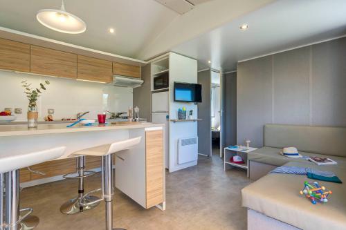 Camping Sandaya Les Tamaris - Cottage 3 bedrooms air-conditioning*** - Photo 3