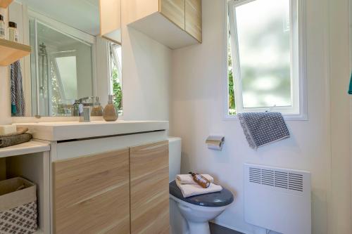 Camping Sandaya Les Tamaris - Cottage (3 bedrooms) + air-conditioning + 2 bathrooms **** - Photo 5