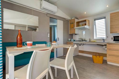 Camping Sandaya Les Tamaris - Cottage 2 bedrooms *** adapted to the people with reduced mobility - Photo 1