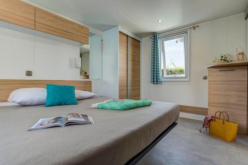 Camping Sandaya Les Tamaris - Cottage 2 bedrooms *** adapted to the people with reduced mobility - Photo 4