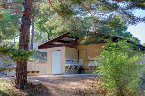 CAMPING LE LAVANDIN - Chalet Provence without toilet blocks - Photo 6
