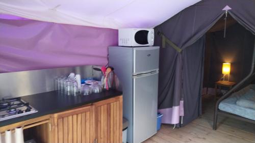 Flower Camping La Rivière - FreeFlower Confort 40m² (2 bedrooms) with covered terrace 13m² (without toilet blocks) - Photo 4