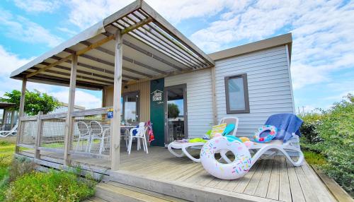 Flower Camping Les Paludiers - Homeflower Premium 30,5m² (3 bedrooms) + AIR CONDITIONING + covered terrace + TV + sheets + towels - Photo 1