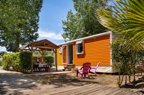 Camping Californie Plage - Mobile home CAYO COCO Supérieur about 27m² 2 rooms + terrace with pergola - Photo 2