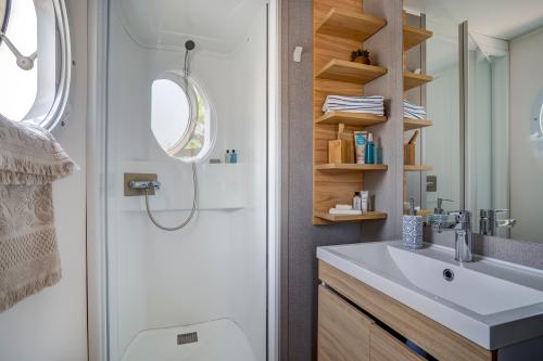 Camping Californie Plage - Mobil home BORNEO Supérieur 29.5 m² 3 rooms - Photo 9