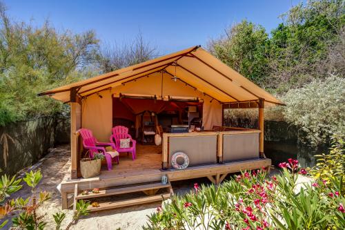 Camping Californie Plage - WALIBOU Lodge Confort, about 30m², on stilts, 2 rooms - Photo 1