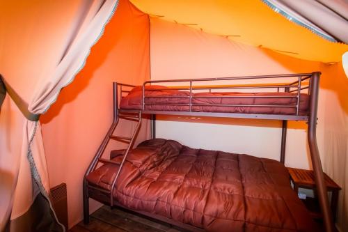Camping Californie Plage - WALIBOU Lodge Confort, about 30m², on stilts, 2 rooms - Photo 7