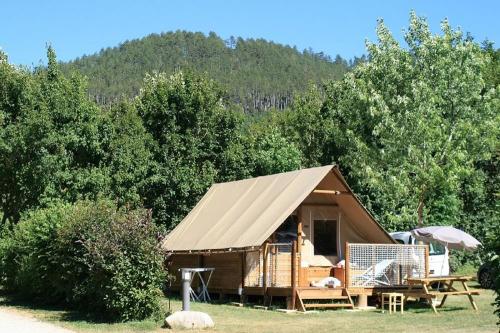 Camping La Cascade - ECOLODGE MARILOU 1 - without washblocks, without water, without heating - 20 m2 - - Photo 1