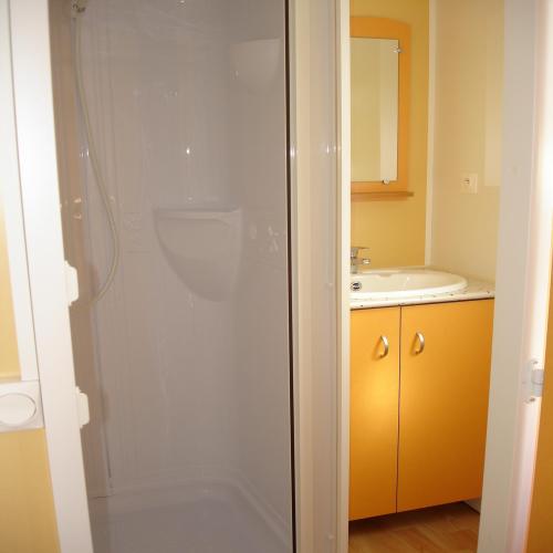 Camping l'Echo du Malpas - Mobile home 31m² / 3 bedrooms - terrace - Photo 8