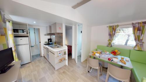 Camping Saint Disdille - Mobile Home EDELWEISS (5-10y.old) 31m² - covered terrace 15m² (2 bedrooms) - Photo 3