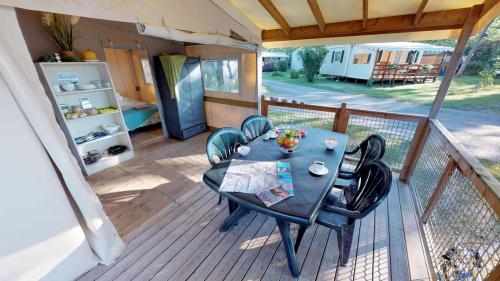 Camping Saint Disdille - Ecolodge - covered terrace (2 bedrooms) - Photo 5