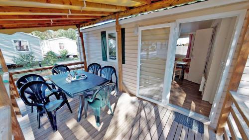 Camping Saint Disdille - Mobile Home LEMAN (9-12y.old) 29m² - covered terrace 12m² (2 bedrooms) - Photo 2