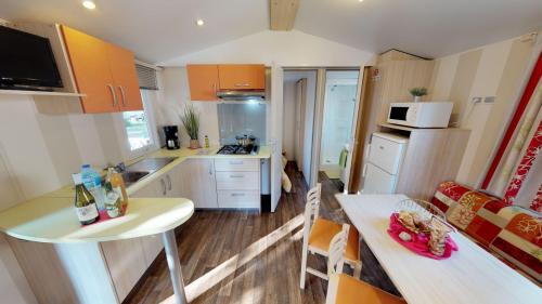 Camping Saint Disdille - Mobile Home LEMAN (9-12y.old) 29m² - covered terrace 12m² (2 bedrooms) - Photo 5