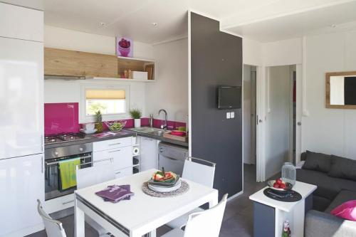 Camping Saint Disdille - mobile home Taos V.I.P 3 bedrooms - sheltered terrace - Photo 5