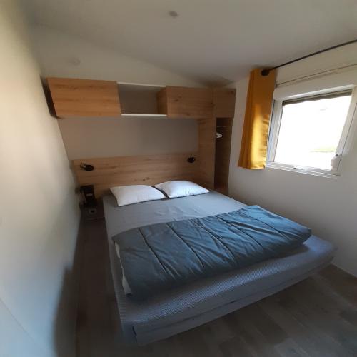 Camping les Brillas - Mobilhome Quattro 40m² ( 4 chambres ) Terrasse bois couverte et fermée - Photo 6
