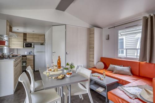 Camping Sandaya Blue Bayou - Cottage 2 bedrooms ** - Photo 2