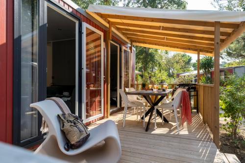 Camping Sandaya Blue Bayou - Cottage Carmin 2 bedrooms air-conditioning Premium - Photo 2